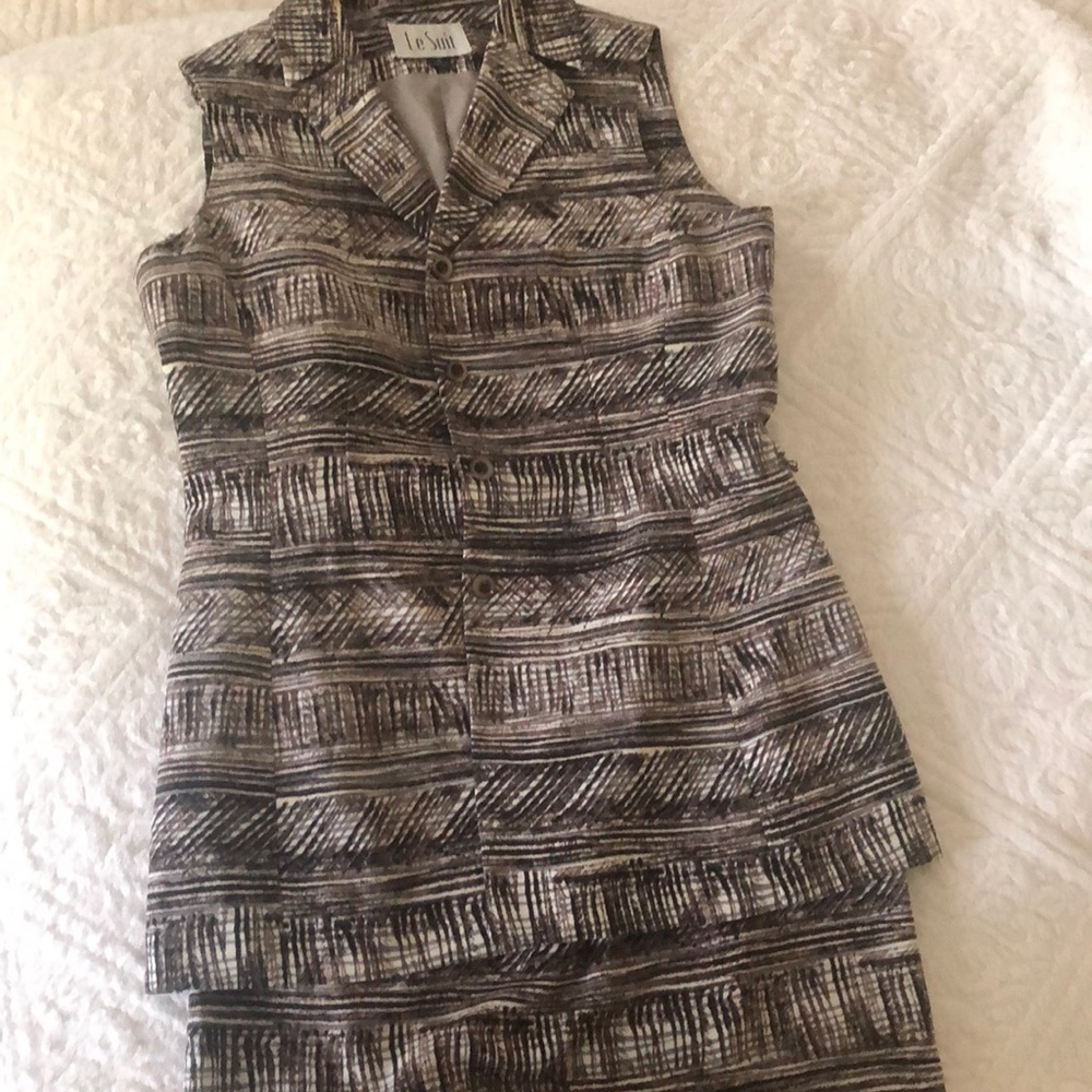 Sleeveless skirt and vest set